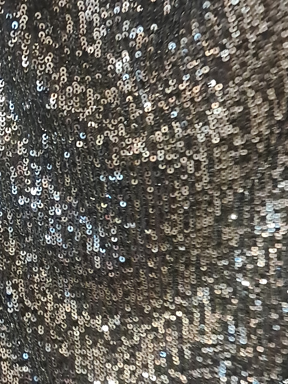 Cable & Gauge Silver Sequin Sleeveless Camisole with Back Keyhole MEDIUM - Picture 3 of 6